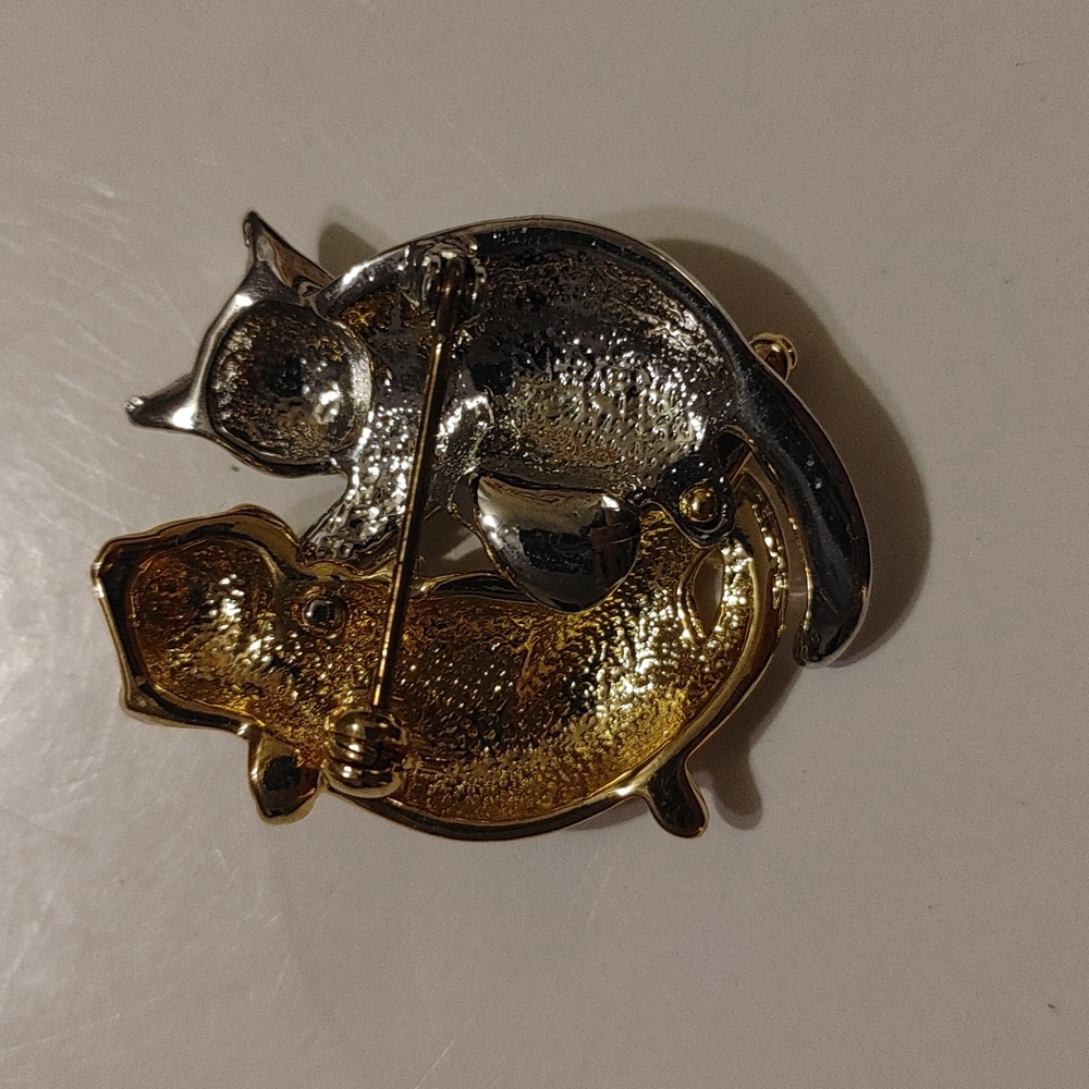 Two Tone Double Cat Brooch - Picture 3 of 4